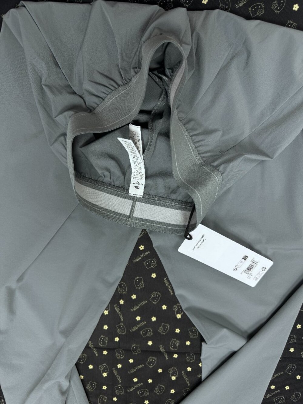 NWT Alo Yoga Steel Grey Trouser Regular 30" 🤩 Sleek Comfort Pants | Active Chic - Picture 6 of 8